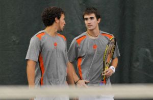 Juan Bolona (L) and Dominique Maden