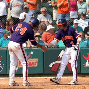 Andy D'Alessio (24), Taylor Harbin (4)