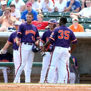 Andy D'Alessio (24), Marquez Smith (35), Taylor Harbin (4)