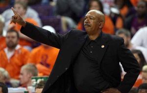 Head Coach Oliver Purnell