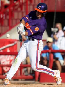 Brad Felder solo homerun top of eighth