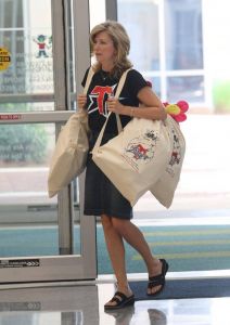 Tanner's Totes visits Children's Healthcare of Atlanta 081011