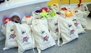 Tanner's Totes visits Children's Healthcare of Atlanta 081011