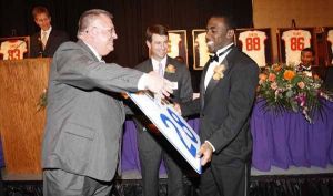 swinney, spiller, 28 sign