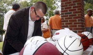 Oliver and Vicky Purnell held their second annual Coaches vs. Cancer fundraising event, Tigerfest 09, on Tuesday, October 6.