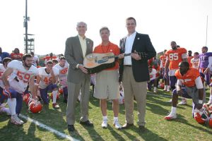 bowden_with_directors_teambkgrd_121906