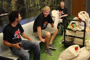 Tanner's Totes visits Children's Healthcare of Atlanta 081011