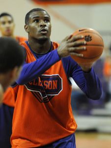 Trevor Booker Orange & Purple Scrimmage 102309