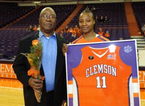 Senior Lele Hardy