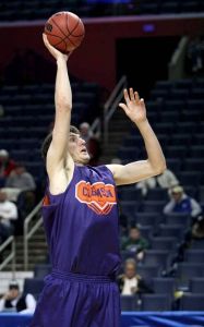 ncaa tournament pregame practice 031810