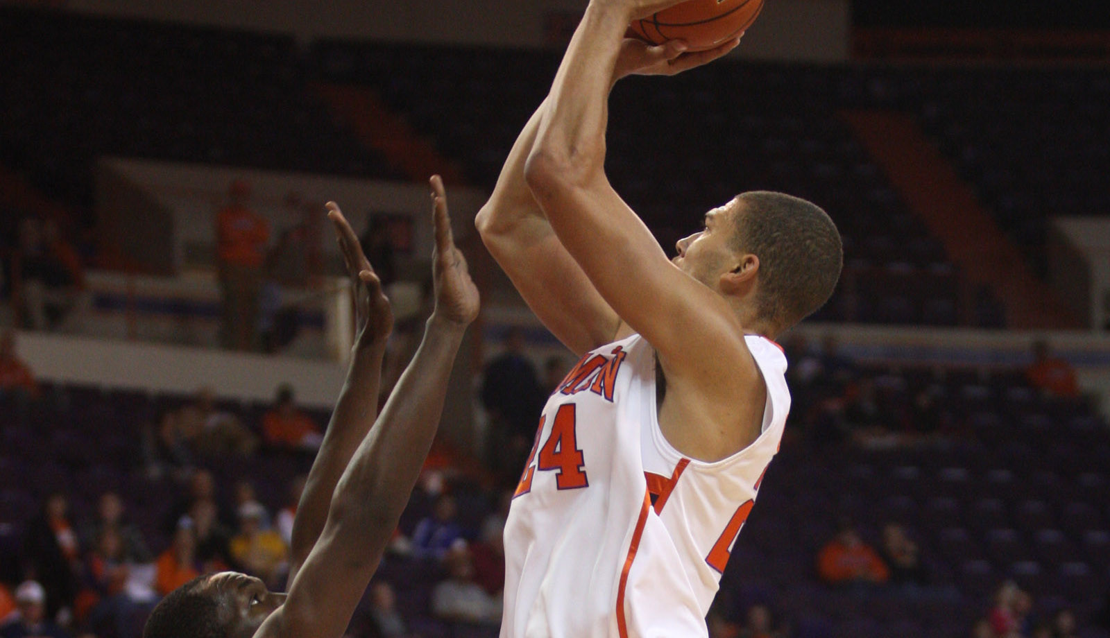 Clemson Downs Lander in Exhibition, 72-42