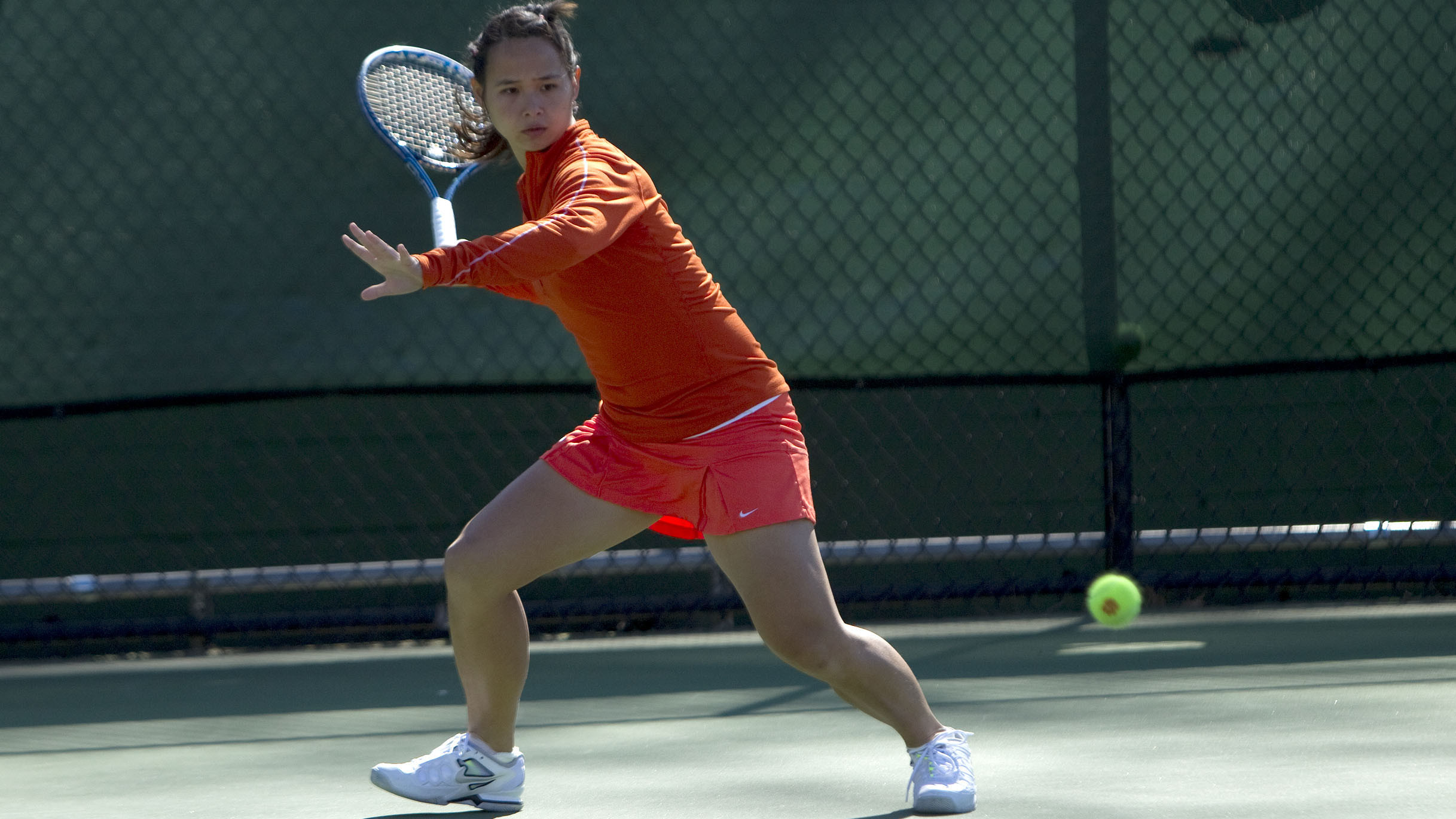 No. 14 Women?s Tennis Plays Host to Key Home Weekend