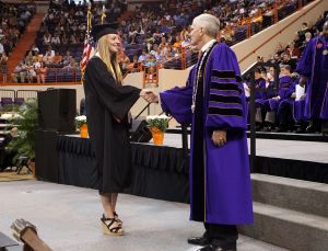 Lauren Terstappen - Women's Track & Field