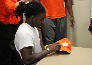 Sammy Watkins signs Amari's hat
