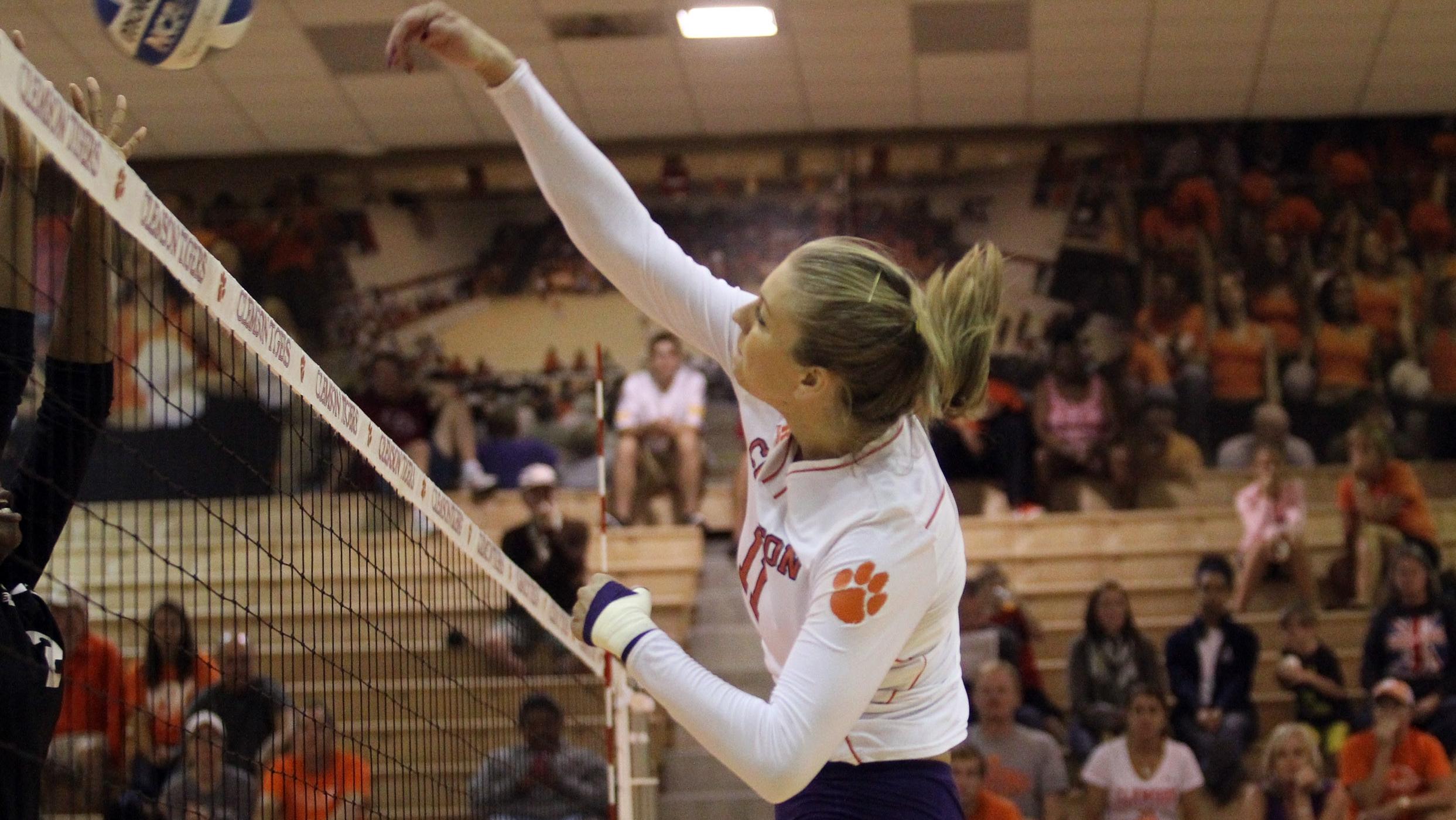 Volleyball (@ClemsonVB) Falls to Pitt in ACC Opener