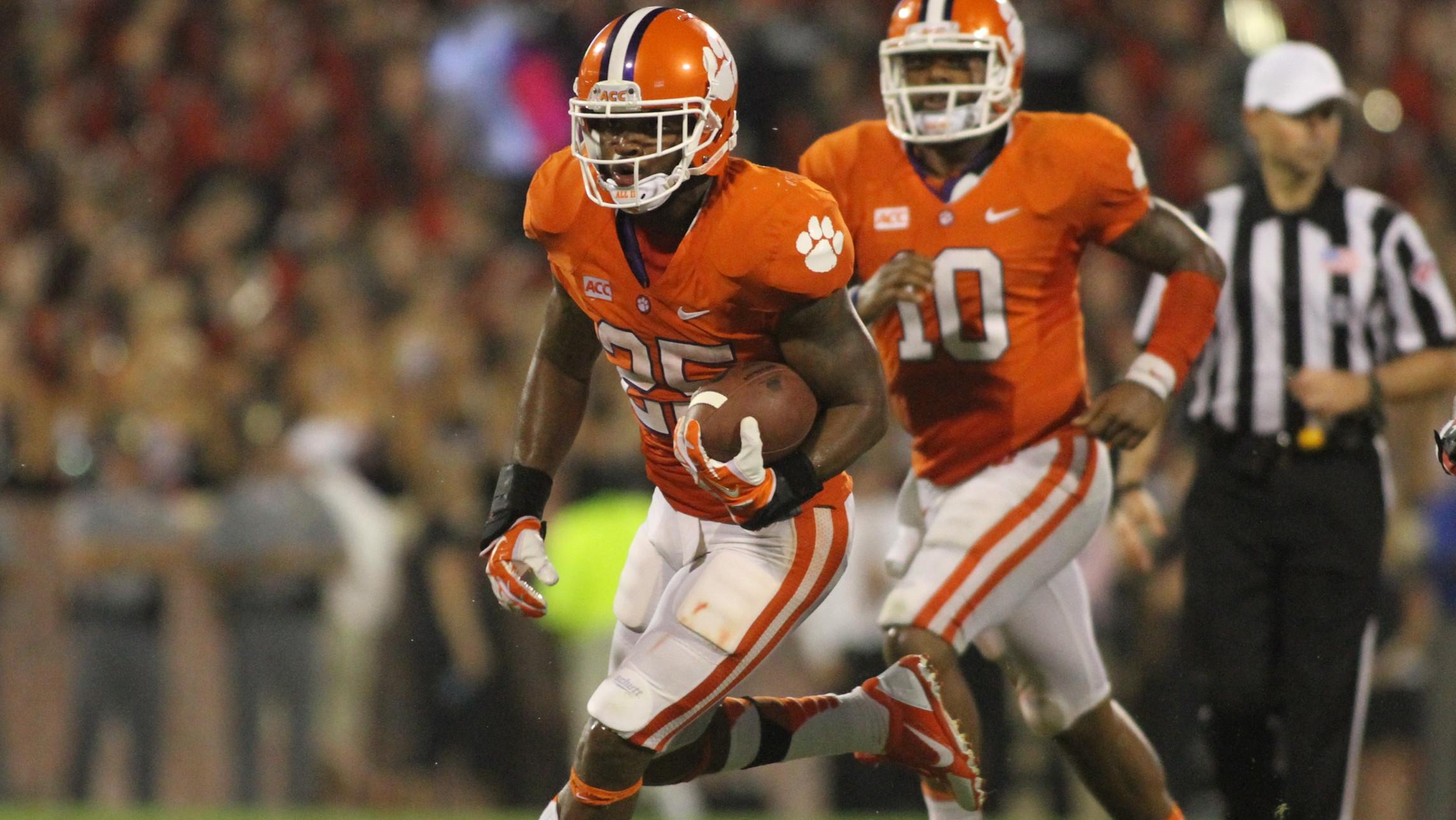 Clemson Football Video Report: 100 Yards with Roderick McDowell