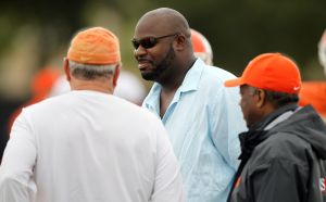 10-year NFL veteran and Hartsville, SC native Albert Haynesworth attended Tuesday's practice.