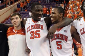 Carson Fields, Landry Nnoko and Jaron Blossomgame