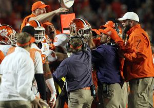 Jayron Kearse INT Celebration