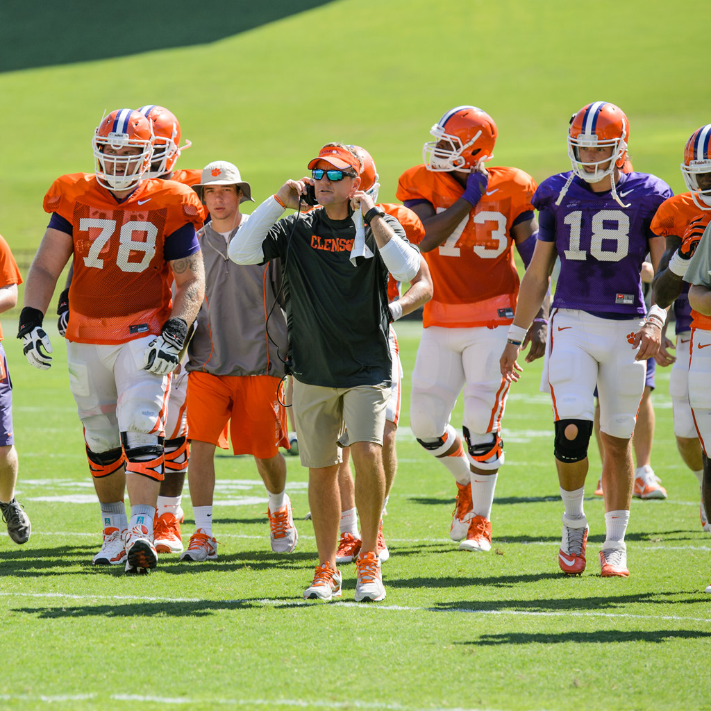 Football Holds Final Preseason Scrimmage in Death Valley