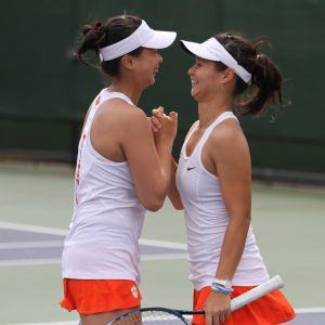 Yuilynn Miao, Beatrice Gumulya