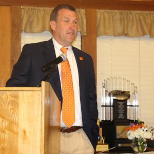 Head Coach Mike Noonan presents the Dalton Family Most Valuable Player Award