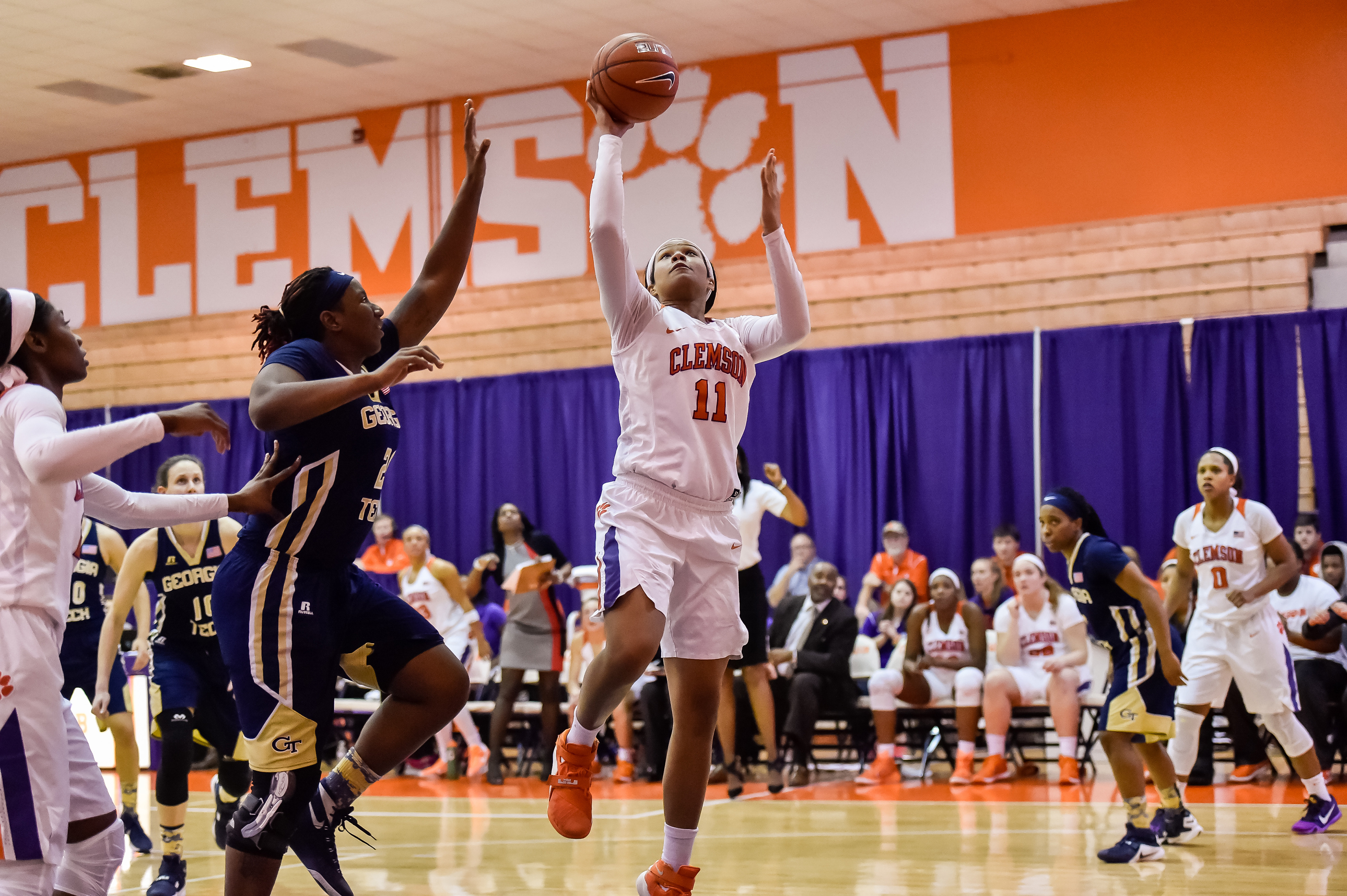 Clemson Faces Louisville on the Road