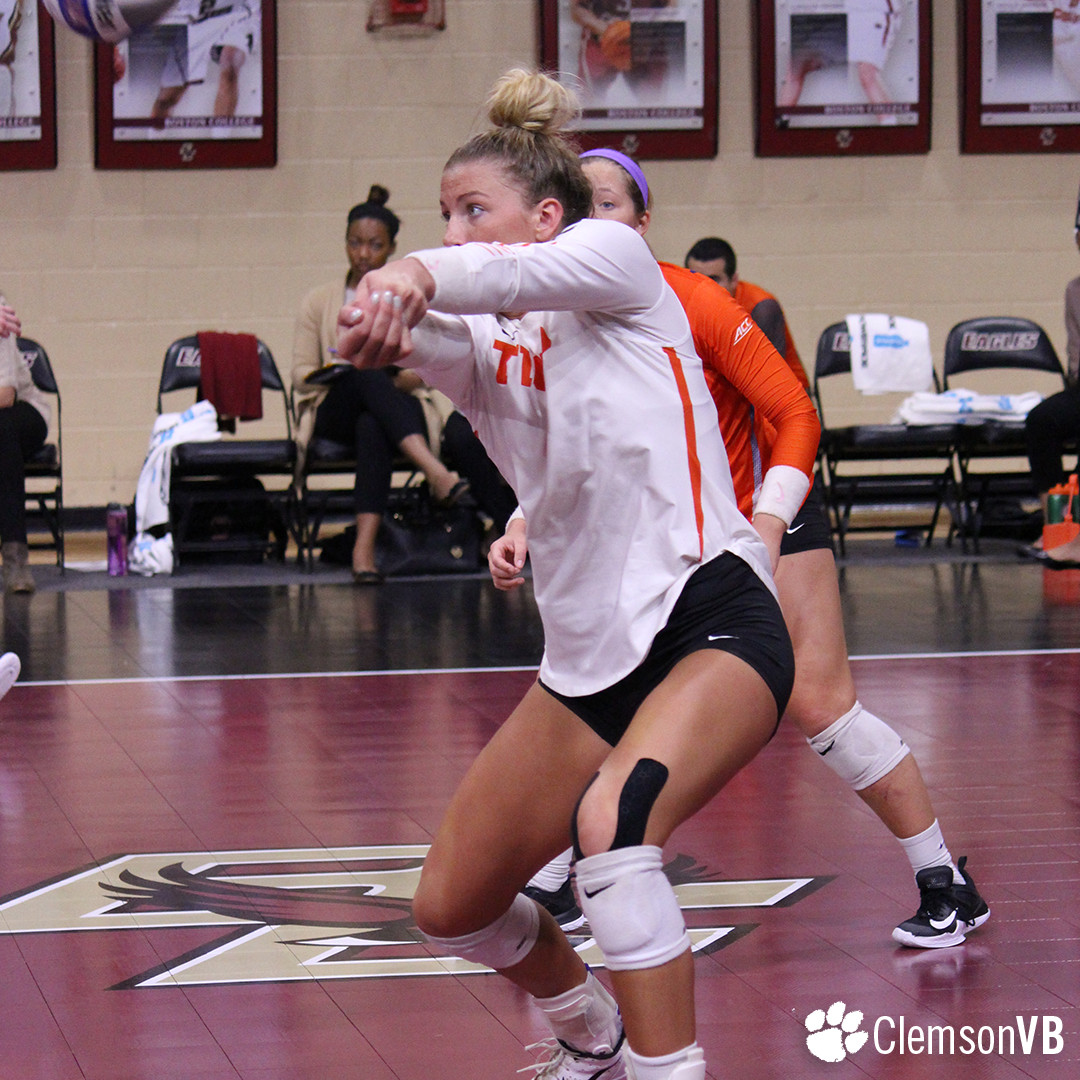 Volleyball Drops Match at Boston College