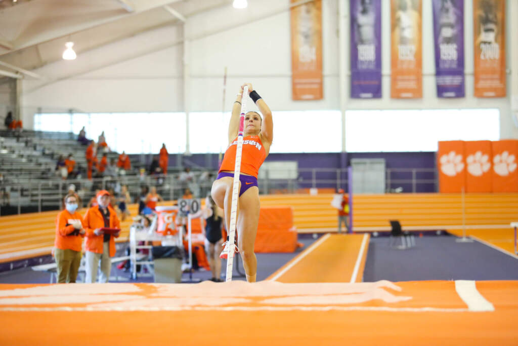 Tigers Start Strong at Hokie Invitational, Set Numerous Top-10 Marks