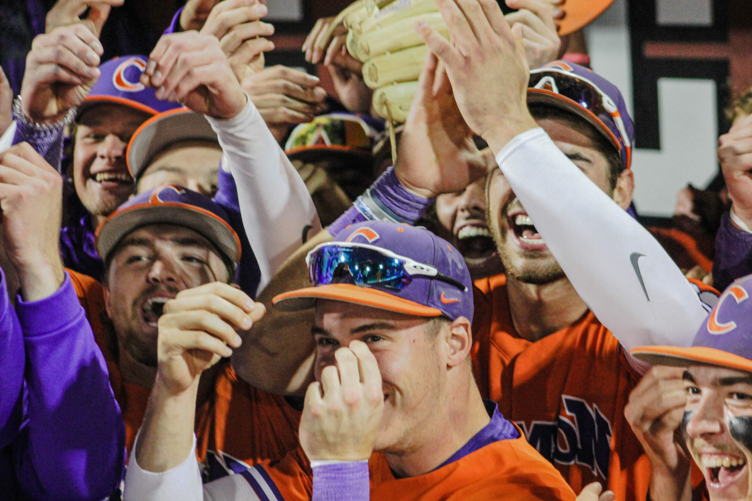 Tigers Rally To Edge Gamecocks 3-2 – Clemson Tigers Official Athletics Site