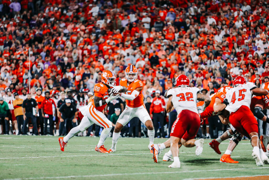 Clemson Tops NC State, 30-20, in Top-10 Matchup