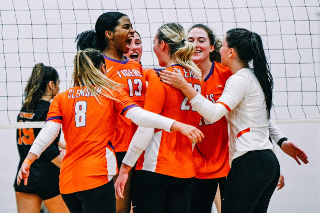 Tigers Fall in Four Sets to Miami