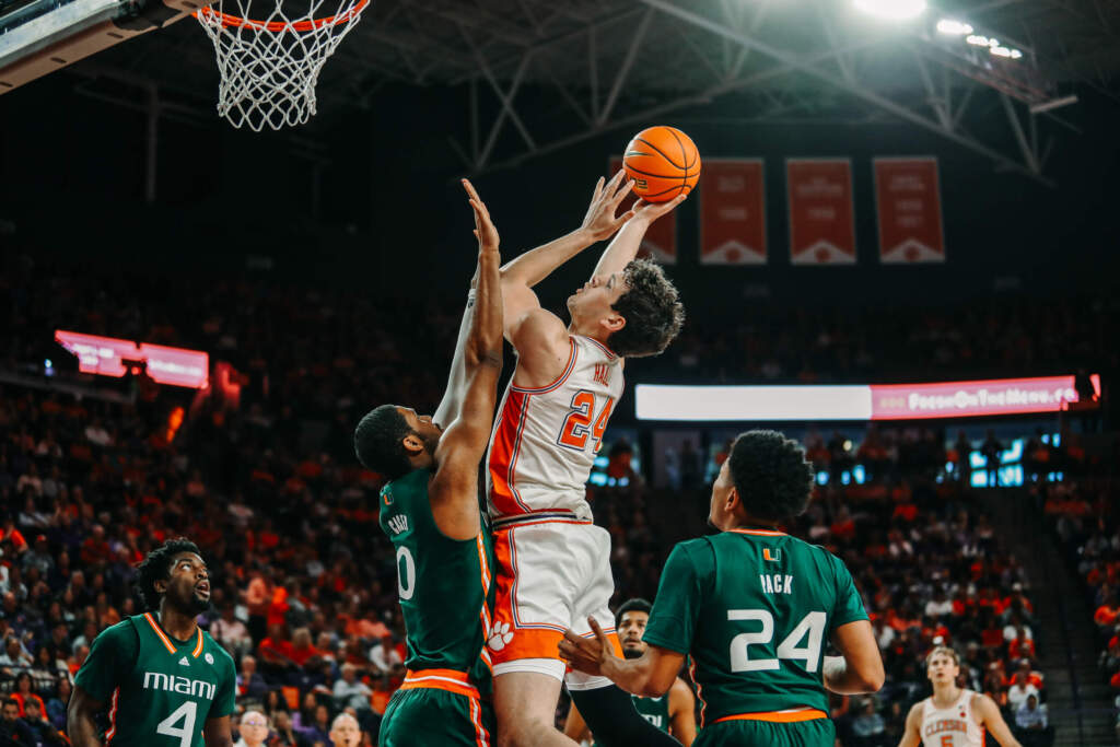 Clemson Falls to Miami (Fla.) 78-74 on Saturday Afternoon