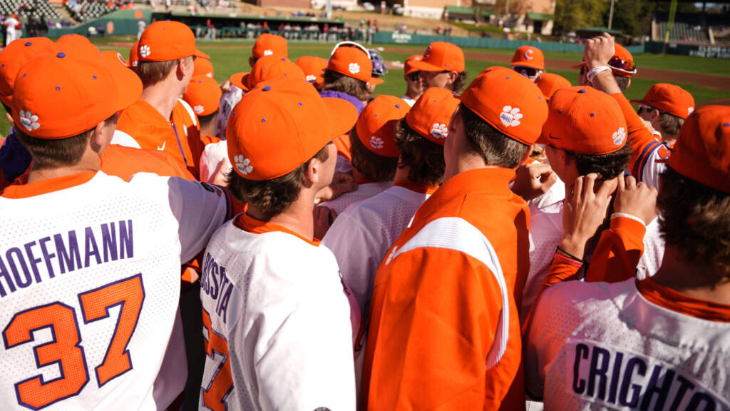 Clemson Rallies To Down Cougars 4-3
