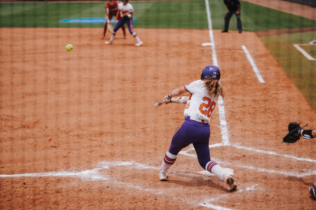 Clemson Drops Extra Innings Battle to Sooners, 8-7