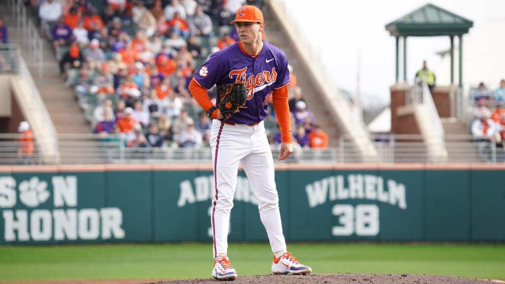No. 9 Clemson Outlasts Musketeers 8-3