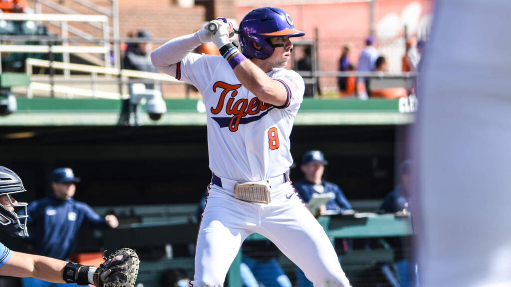 No. 9 Tigers Complete Sweep With 11-7 Win Over Musketeers