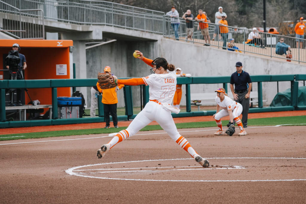 No. 10/11 Clemson Falls in Extras to No. 8/9 Tennessee, 2-1