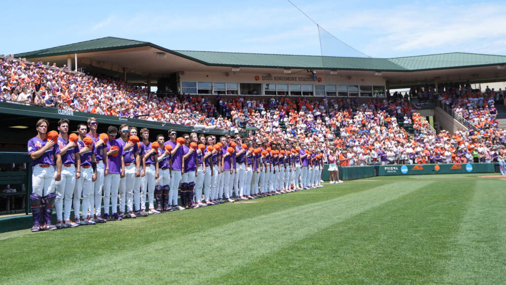 No. 13 Florida Downs No. 3 Tigers 11-10 In 13 Innings To Win Clemson Super Regional