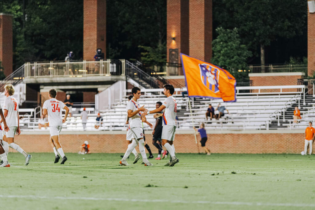 #5 Clemson Shuts Out Loyola (Md.), 6-0