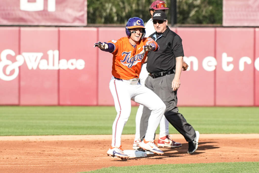 No. 5 Seminoles Rally Late For 6-5 Walkoff Win in 11 Innings Over No. 2 Clemson