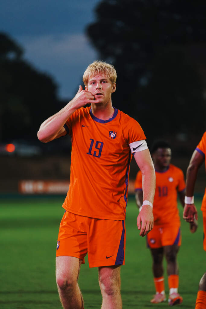 Tigers Run Over UNCW 6-0 Tuesday Night