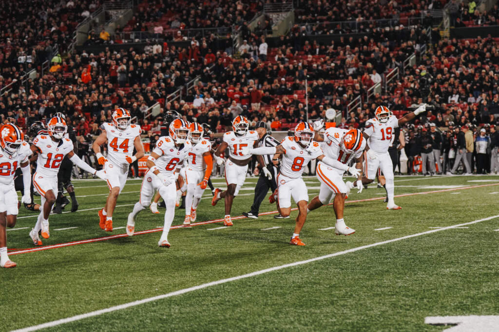Game Notes: Clemson 20, Louisville 19