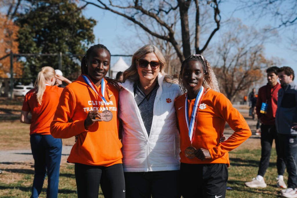 Jelelgo Finishes Fourth in Southeast Regionals, Advances to NCAA Championships