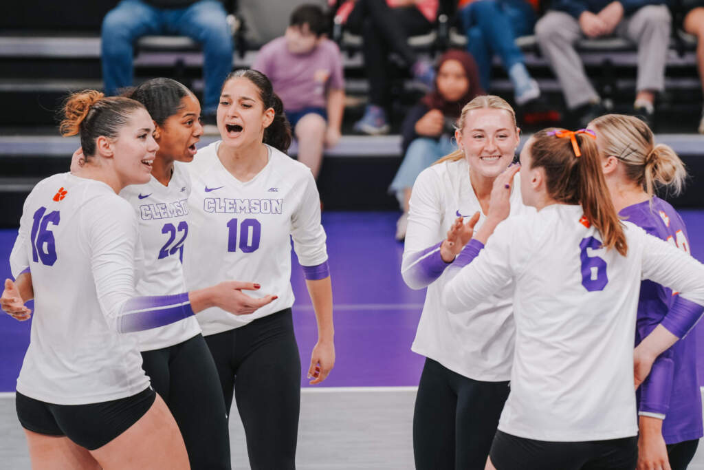 Hansen leads Clemson to Sweep in Home Finale
