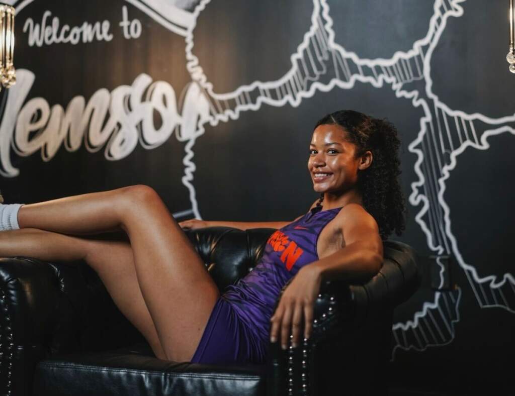 Clemson Signs Virginia Standout Laura Fiegel