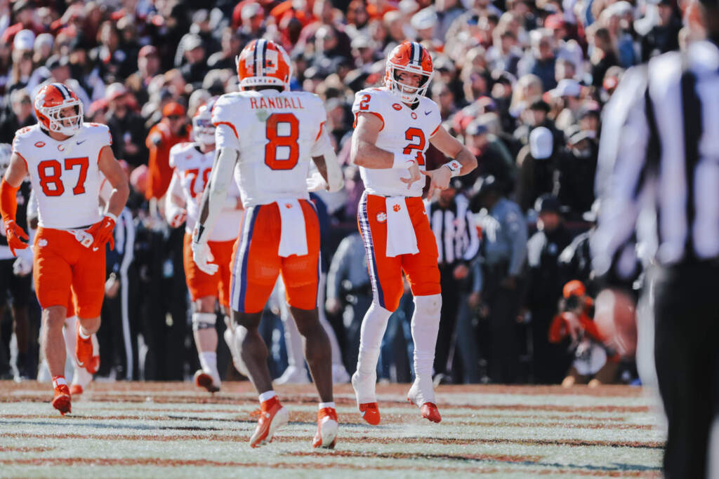 Clemson Defeats South Carolina, 28–14, for Sixth Straight Win in Columbia