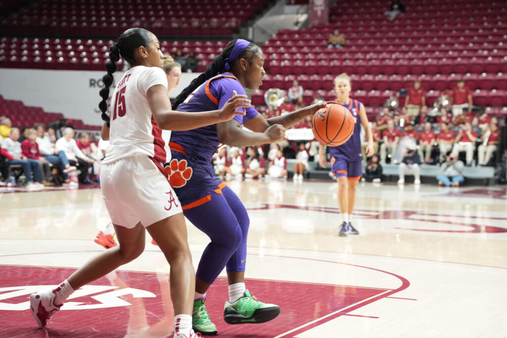 Clemson Falls To Alabama in ACC/SEC Challenge, 72-48