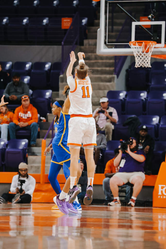 Clemson Propels Past Pitt, 73-41