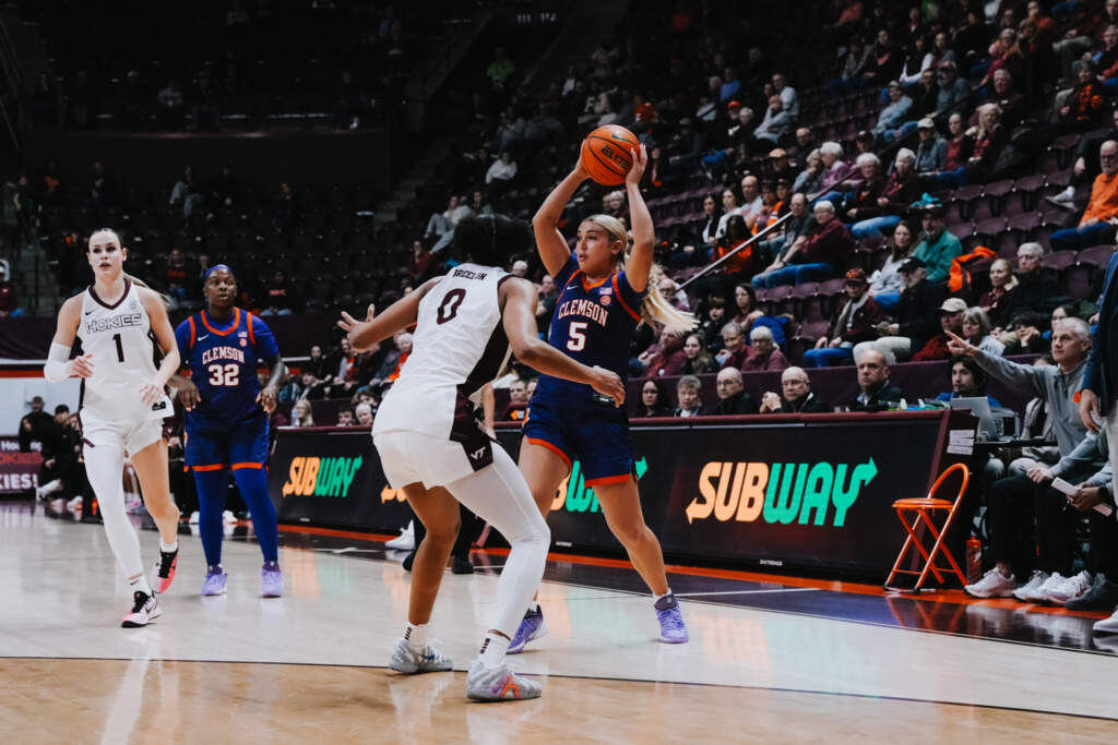 Clemson Set For Clash At RV/RV Notre Dame On Sunday